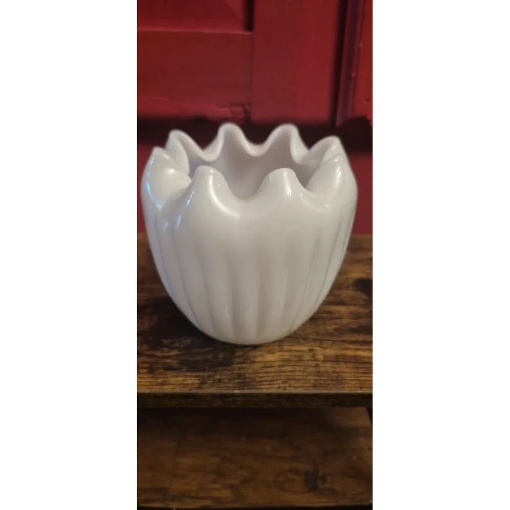 Vintage MCM Rose Bowl Milk Glass Fenton White Ruffled Vase 4.25 Scalloped EUC